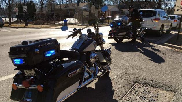 motorcycle-police-traffic-stop-epd-20170218